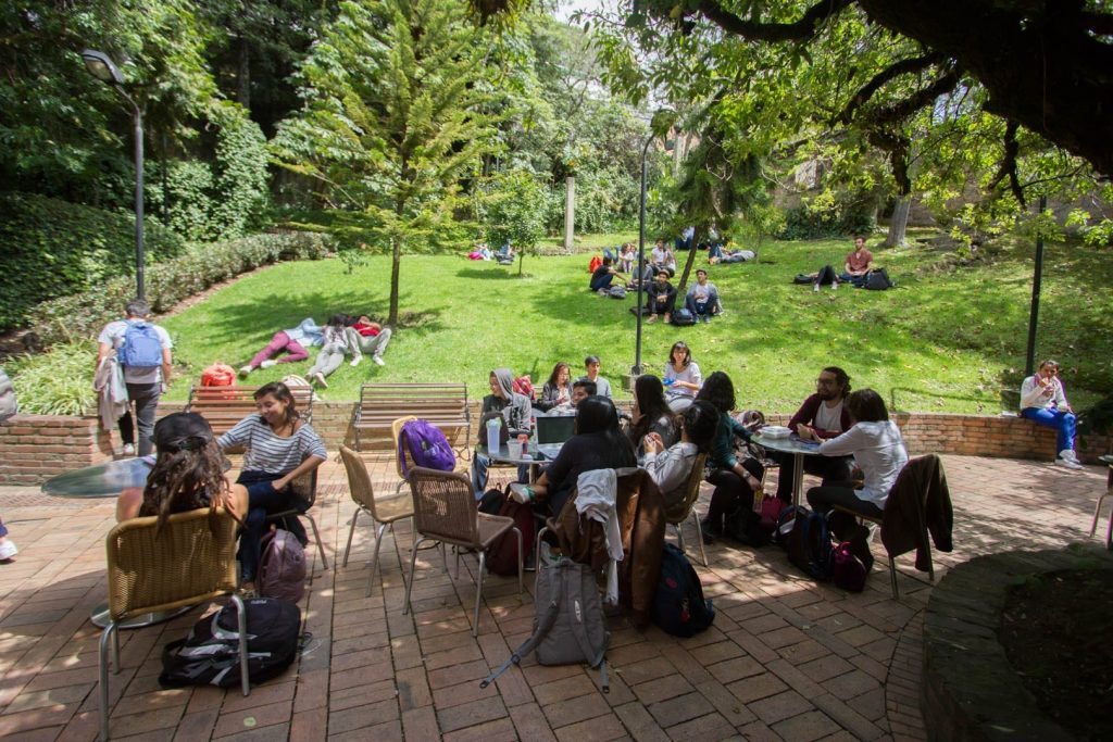 Información de interés sobre la Universidad y sus servicios para los estudiantes de posgrado.
