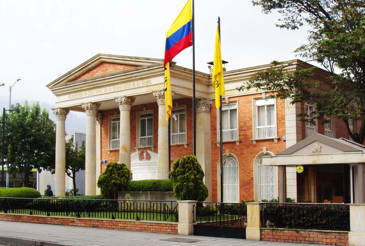 Becas de la Asociación de egresados Uniandinos para pregrado