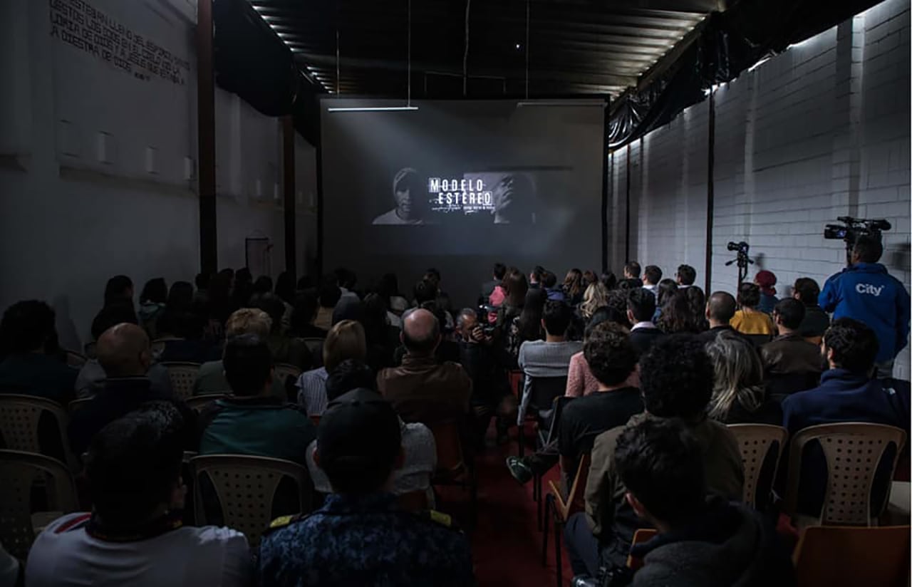 El colectivo de nuestros egresados realizó el documental en el establecimiento carcelario La Modelo.