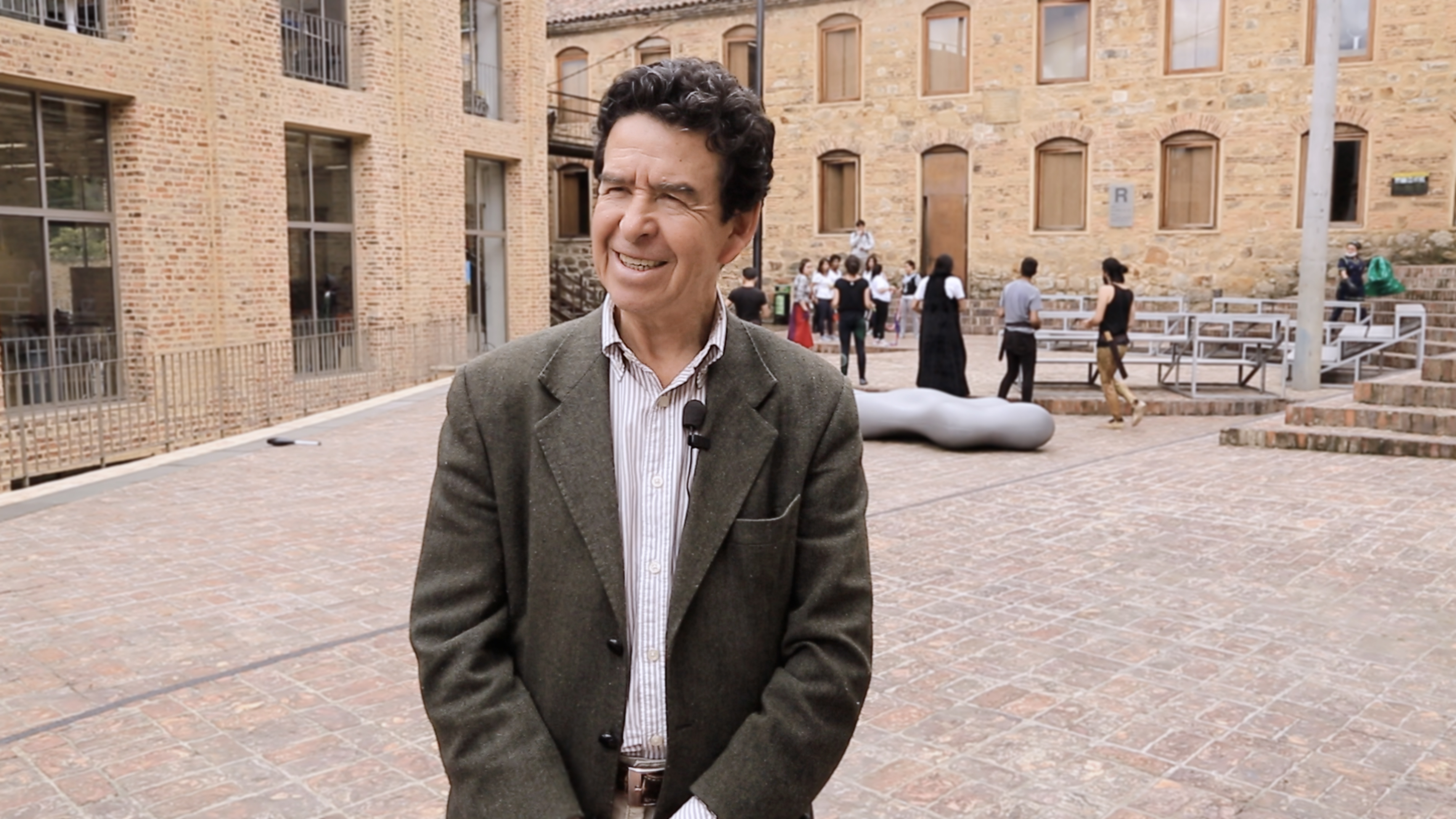 La Facultad de Artes y Humanidades lamenta el fallecimiento de Héctor Bayona