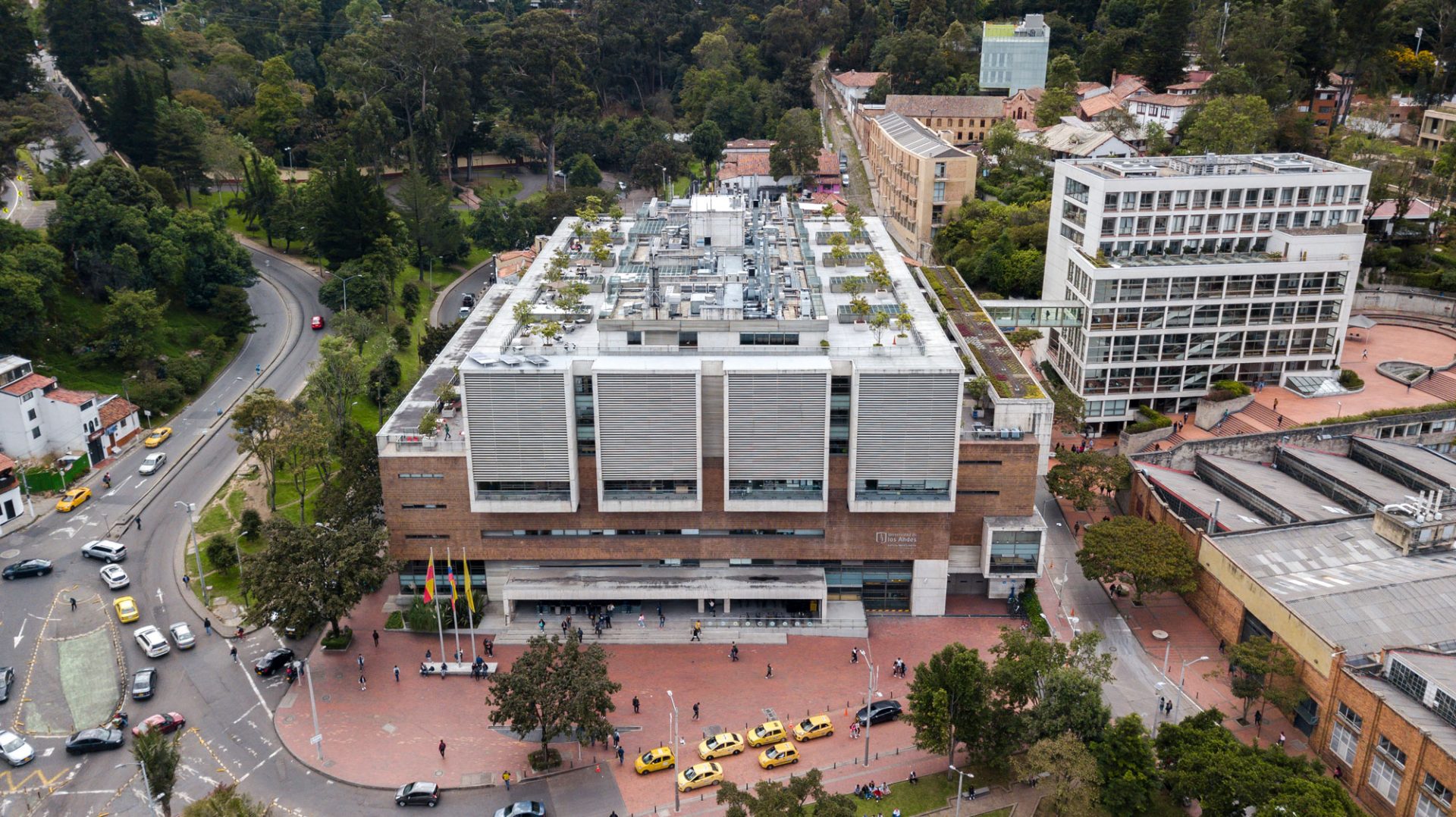Conozca las opciones de apoyo financiero que tiene para usted la Universidad de los Andes