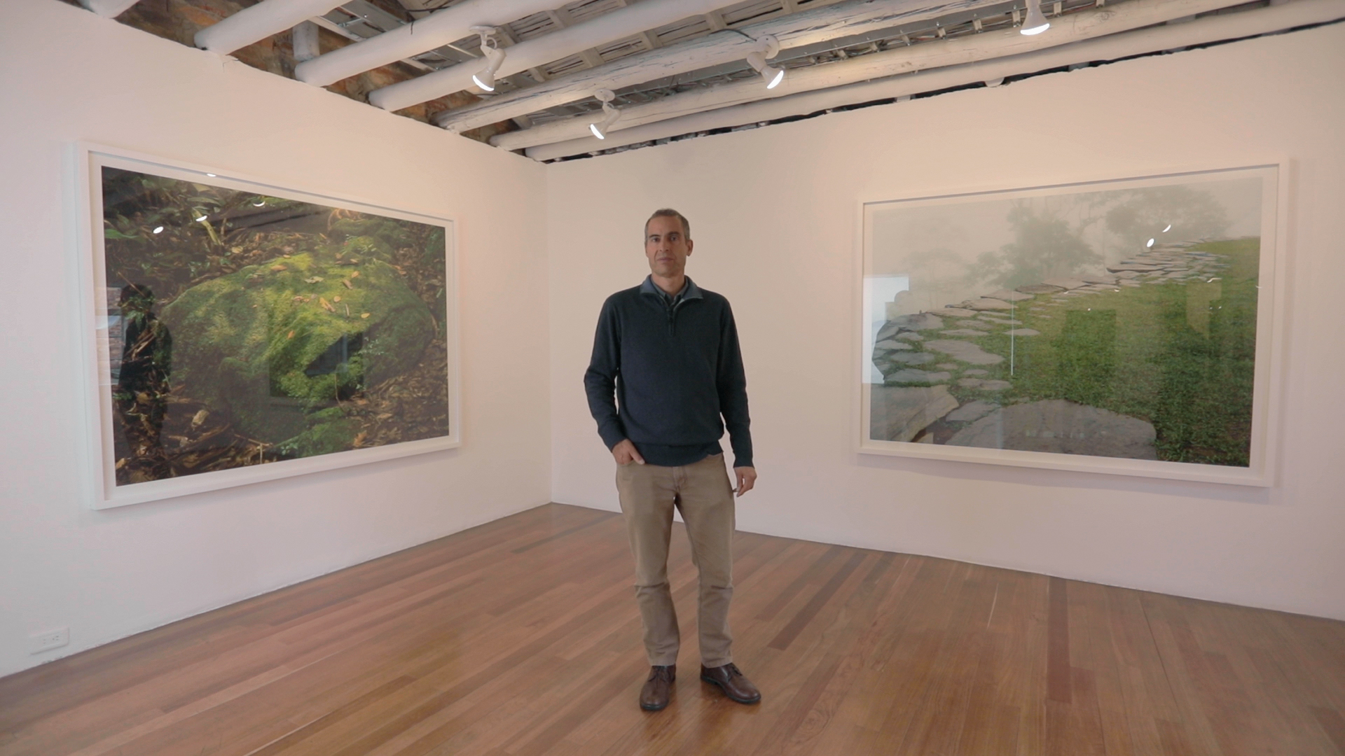 Nuestro profesor de Arte Juan Fernando Herrán presenta su más reciente exposición: Leve y Emergente.