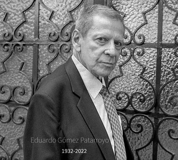 Nuestra comunidad lamenta su muerte y rinde homenaje a su vida.