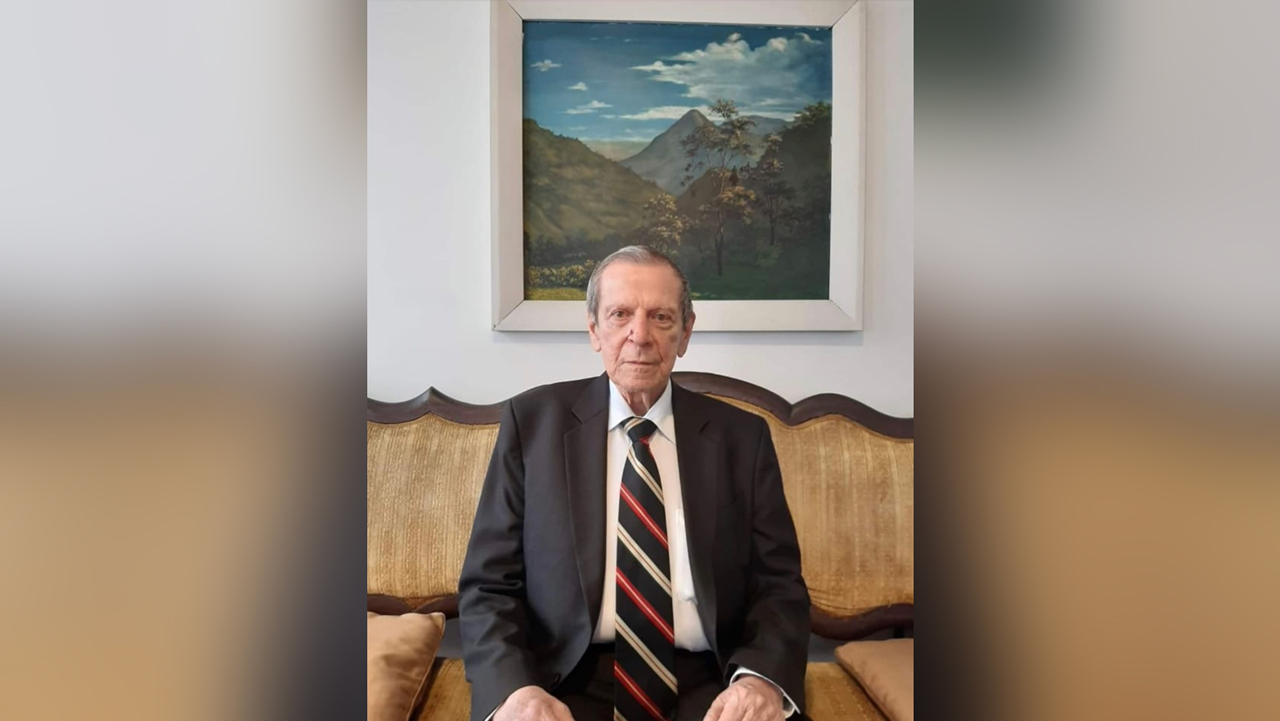 Gómez Patarroyo fue profesor de Literatura Uniandes por más de 40 años