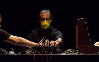 El colectivo Las monjas se presenta en el Teatro Mayor Julio Mario Santo Domingo