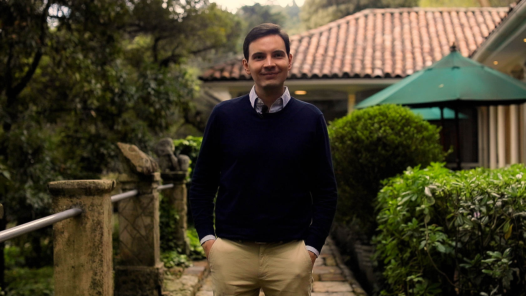 Briceño combina la arquitectura y la historia del arte