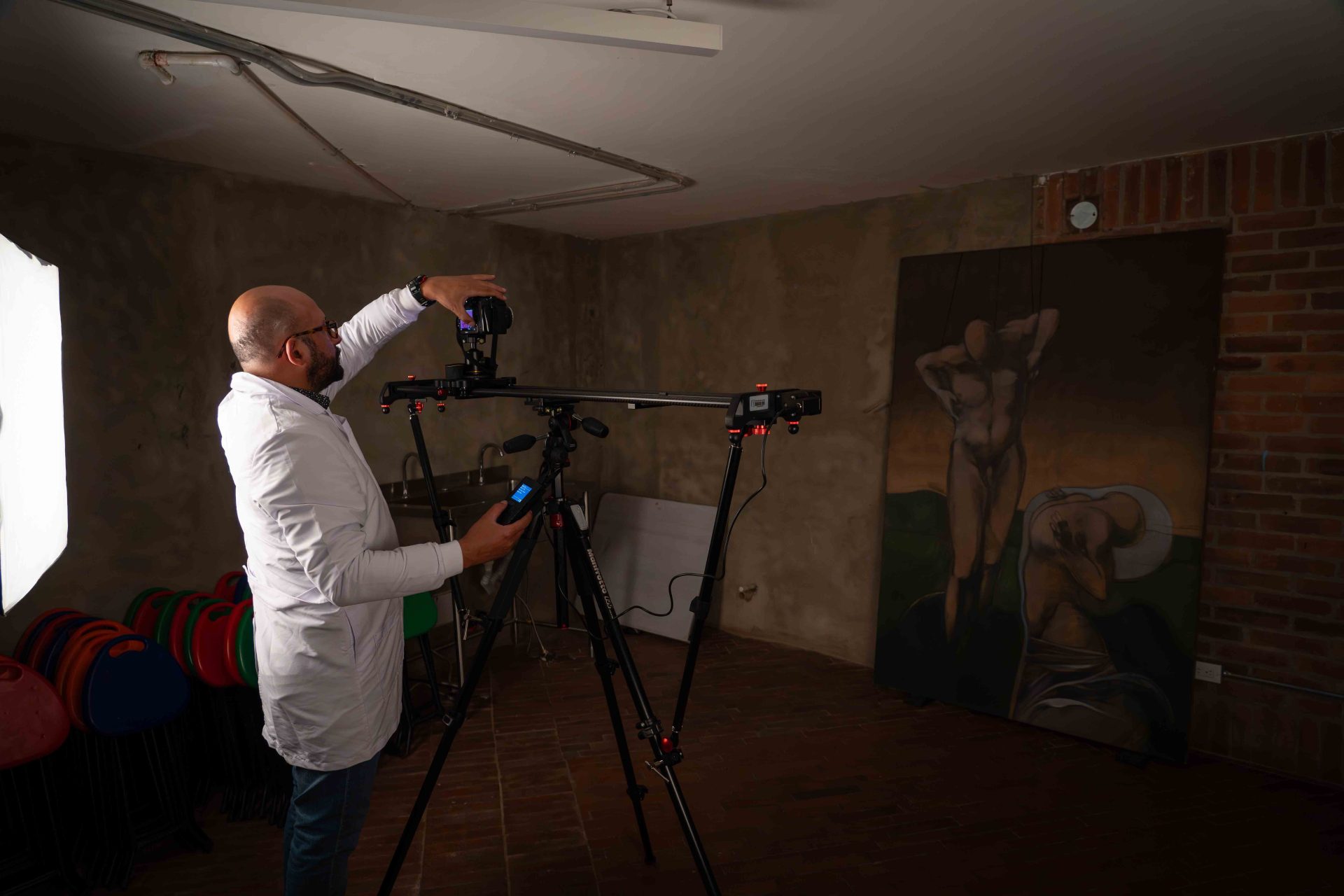 proyecto de investigación y conservación de una obra significativa de Luis Caballero, Pintura Anecdótica (1974).