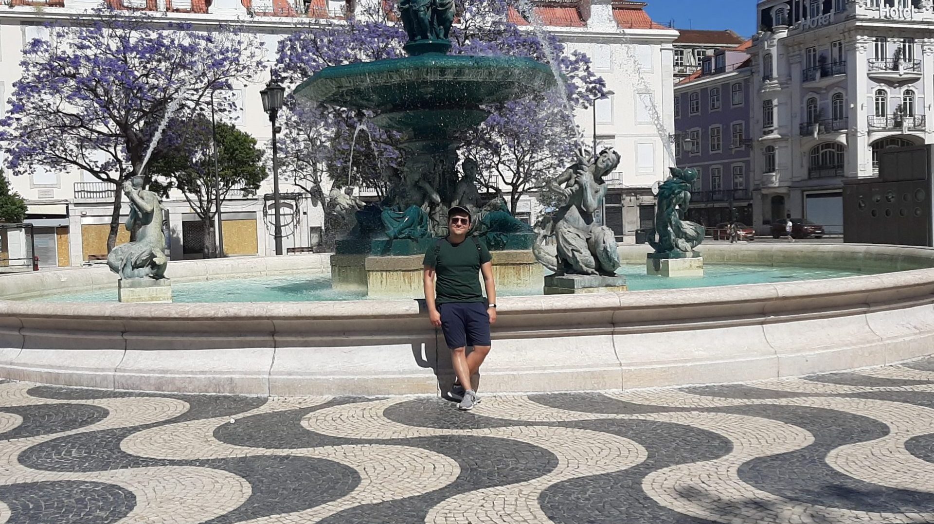 Felipe Valderrama, egresado de literatura Uniandes. Trabaja como revisor de contenidos y plataformas.