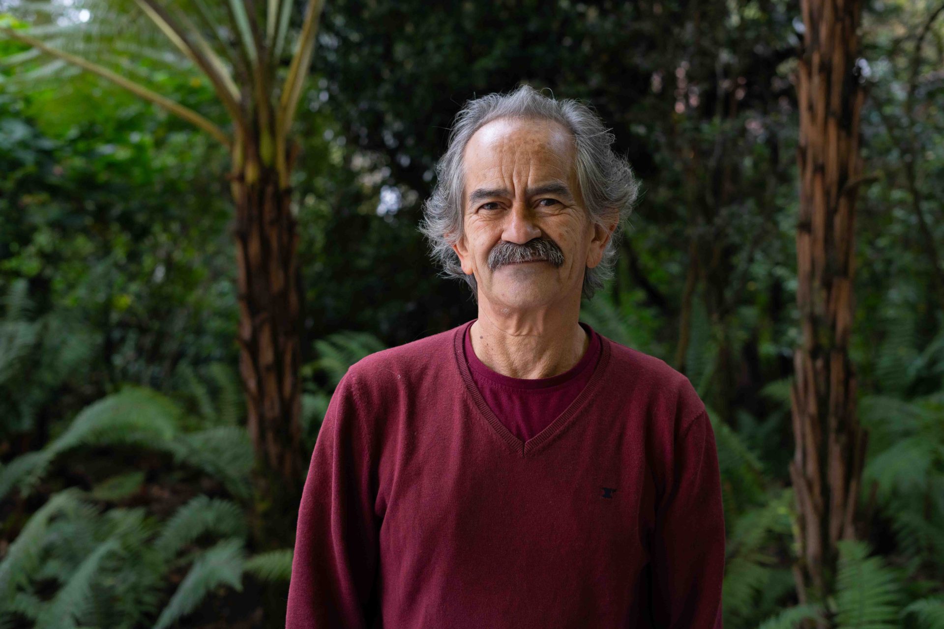Jorge Cardona uno de los periodistas más destacados en Colombia es profesor de la Maestría en el CEPER, Universidad de los Andes Colombia.
